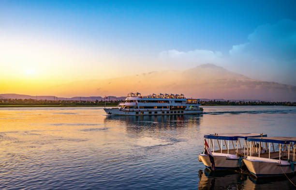 4 DAYS NILE CRUISE TOUR FROM HURGHADA